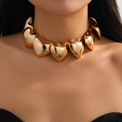 Collar de corazón con diseño de moda punk