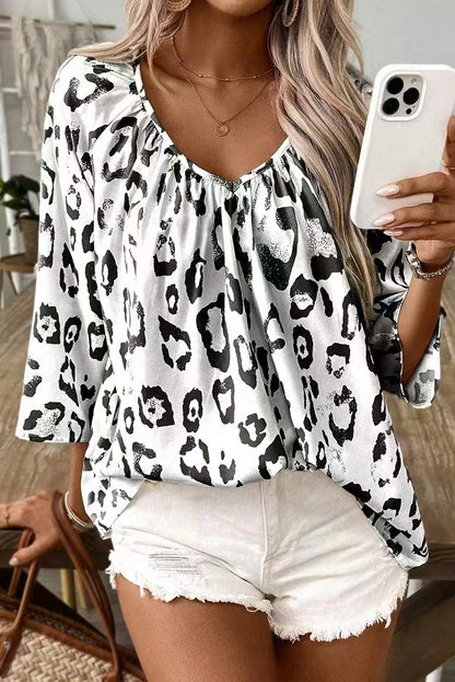 Blusa informal plisada con cuello en V y estampado de leopardo para mujer