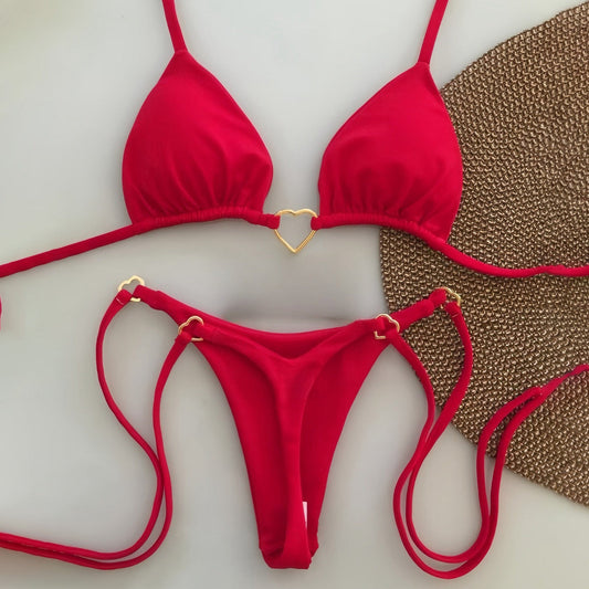 Bikini sexy de color sólido con cuello halter y hebilla de amor para mujer
