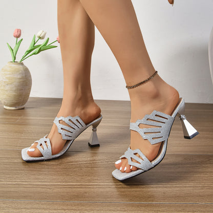 Chaussons à talons hauts carrés creux à la mode
