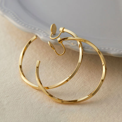 Women Moebius Circle Hoop Earrings