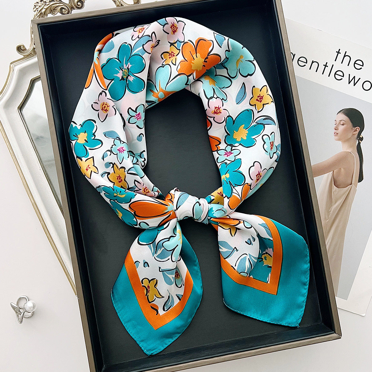 Pañuelo de seda cuadrado pequeño con estampado floral para mujer