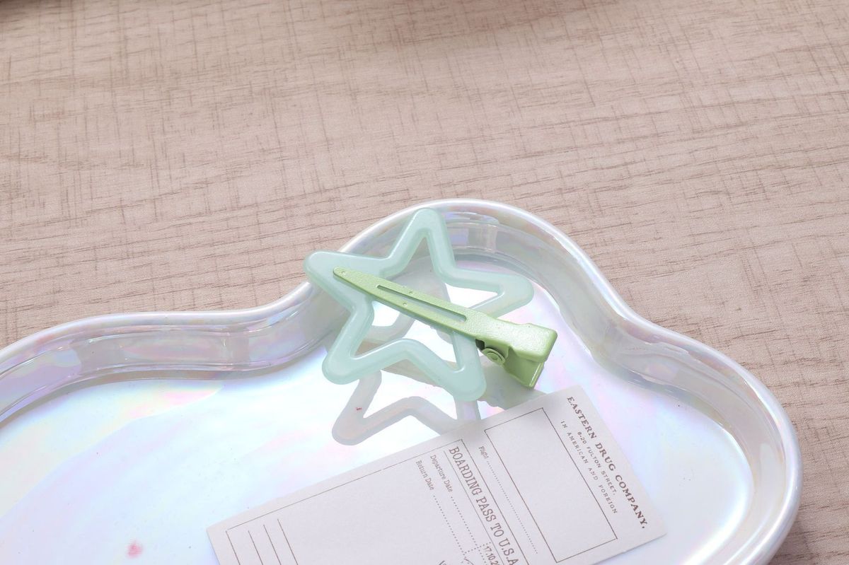 Pinza para el pelo de estrella de cinco puntas de color liso para mujer, estilo dulce y de aleación.
