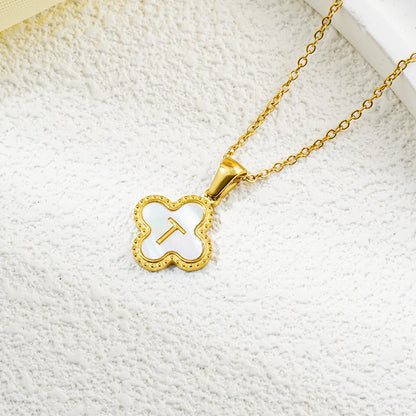 Collar de fritillaria blanca y negra con 26 letras de trébol de moda