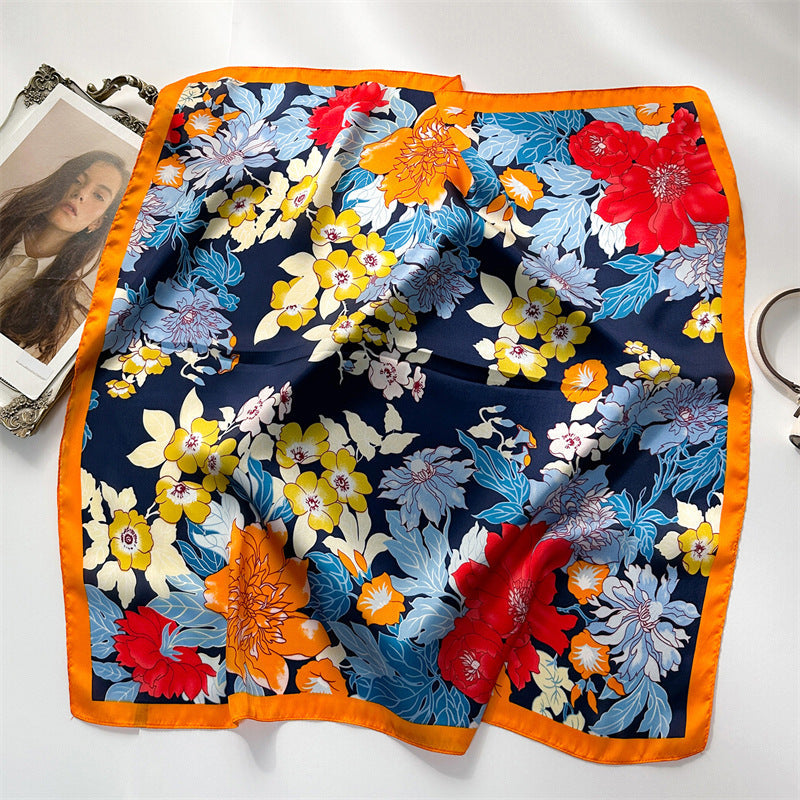 Pañuelo cuadrado de satén de seda con estampado de lirios y flores de 70 cm