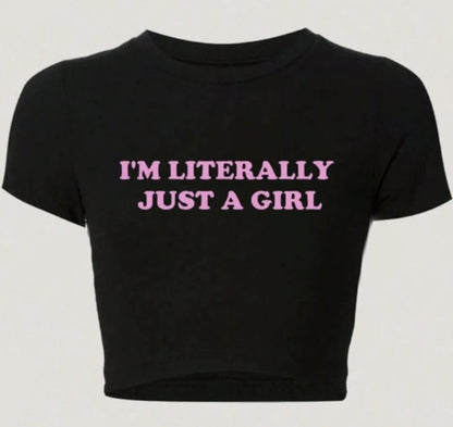 Camiseta de manga corta con estampado de letras para mujer, corte ajustado, estilo casual y moderno.