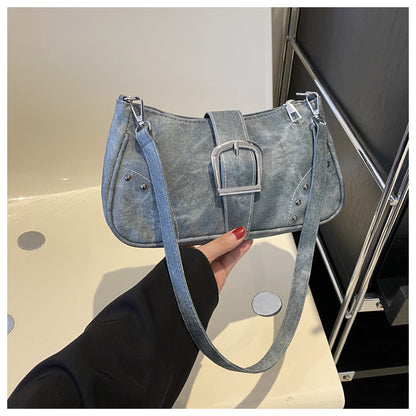 Bolso sencillo de moda con remaches para debajo del brazo
