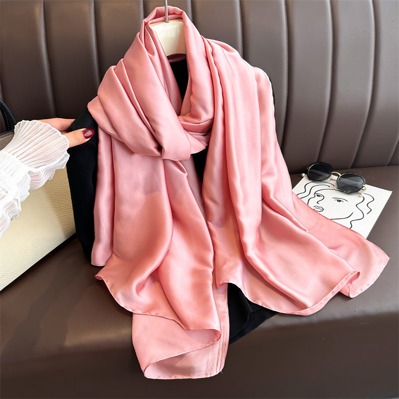 Elegante bufanda larga de satén de color liso para mujer