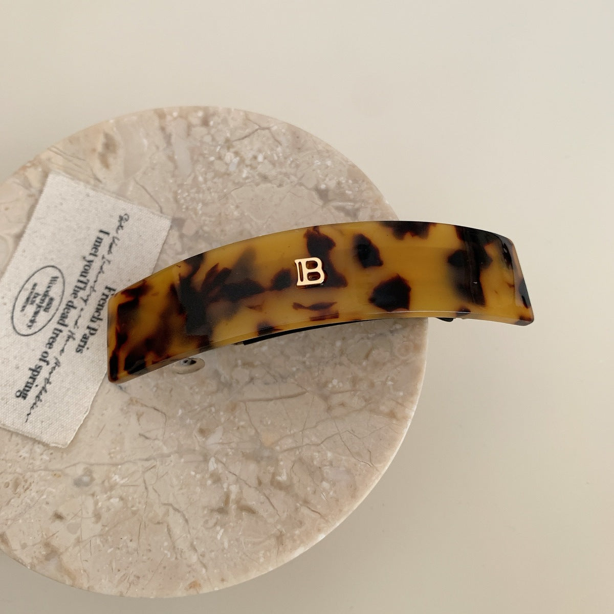 Pinza de resorte rectangular con estampado simple para mujer: accesorio elegante para el cabello