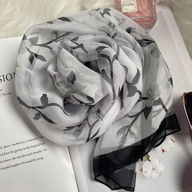 Bufanda de seda con estampado floral para mujer