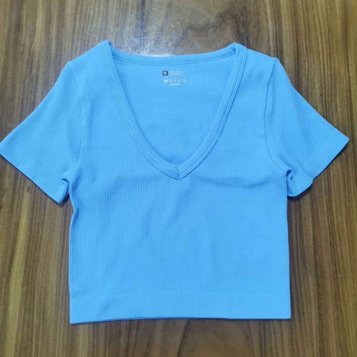 Camiseta de yoga informal de color liso con cuello en V para mujer