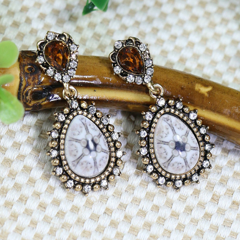 Boucles d'oreilles à pompons créatives de style ethnique bohème rétro