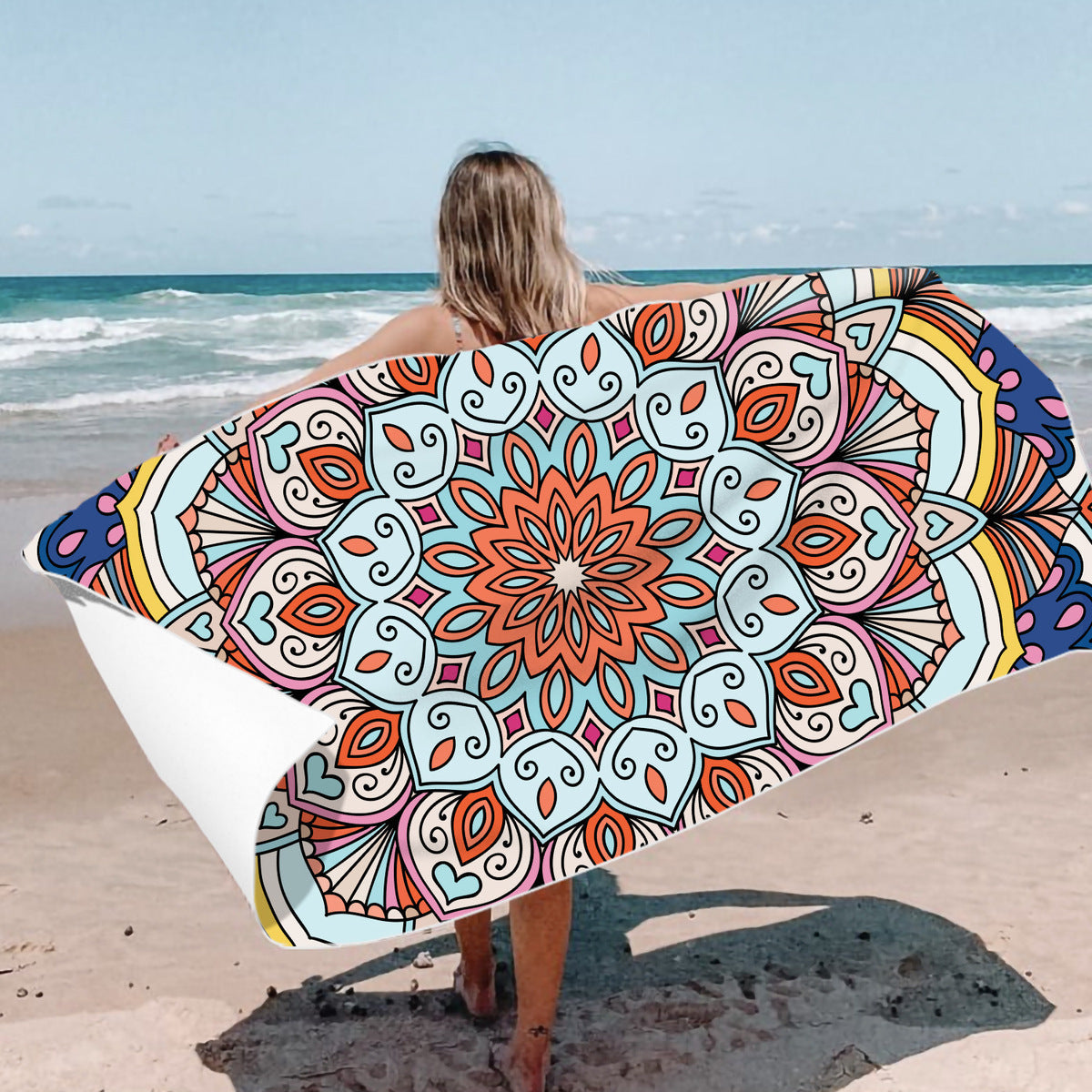 Toalla de playa de terciopelo con estampado geométrico informal de moda