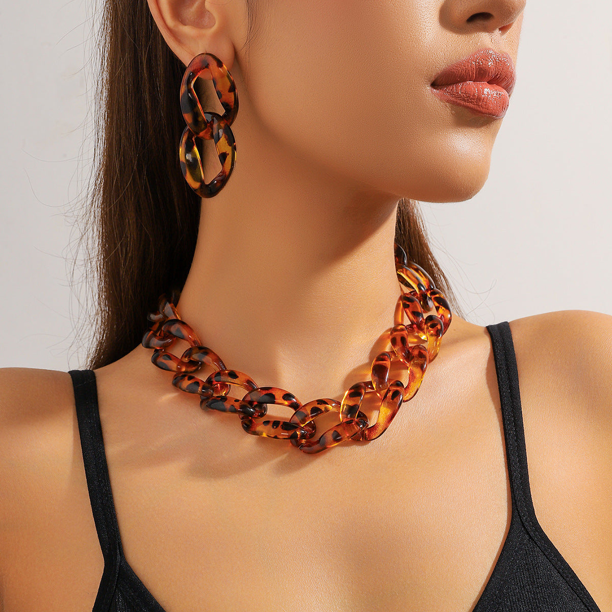 Ensemble de bijoux en acrylique à la personnalité hip-hop exagérée