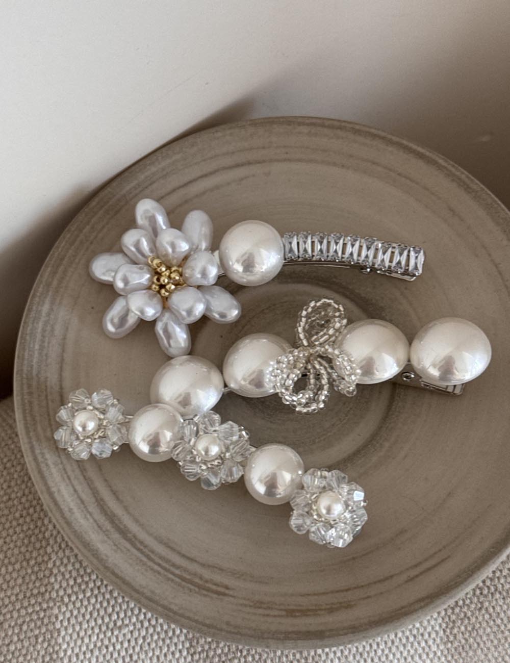 Vintage Pearl Flower Hair Clip