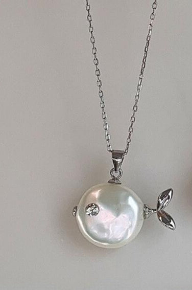 Cute Pearl Small Fish Pendant Necklace