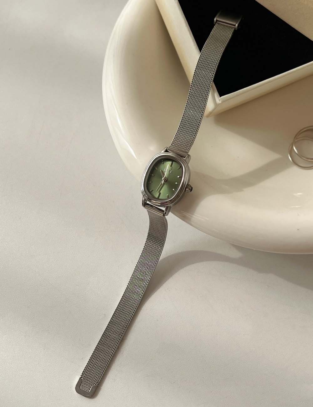 Oval Dial Milanese Mesh Strap Quartz Watch