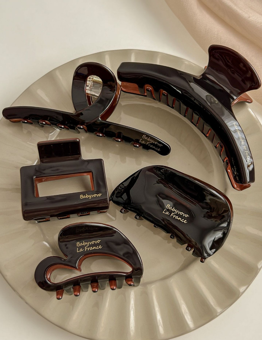 2+Brown Geometries Letter Print Hair Claws