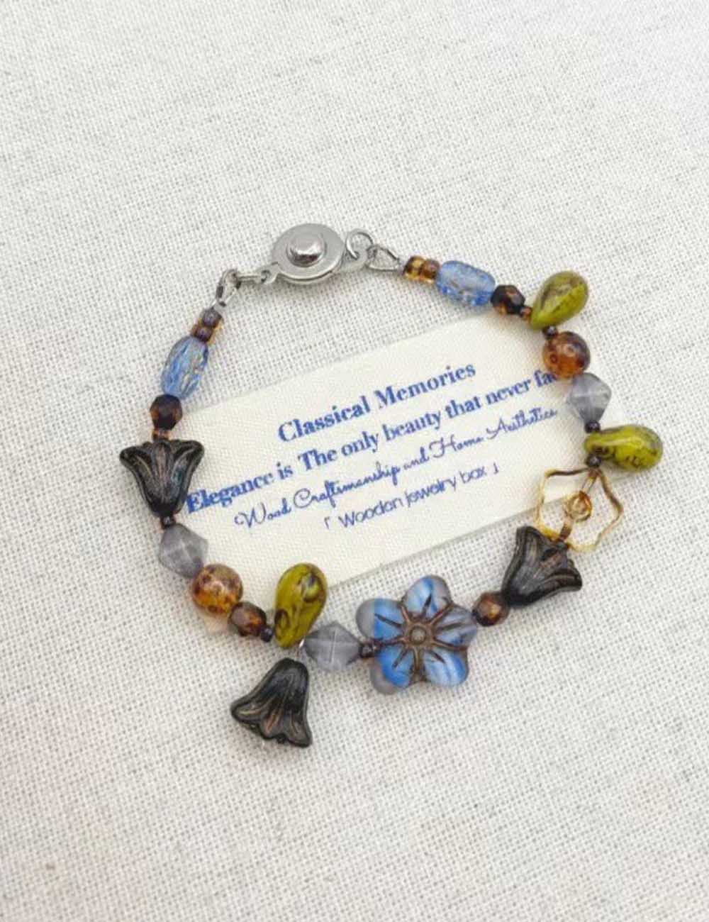 Vintage Irregular Flower Beaded Bracelet