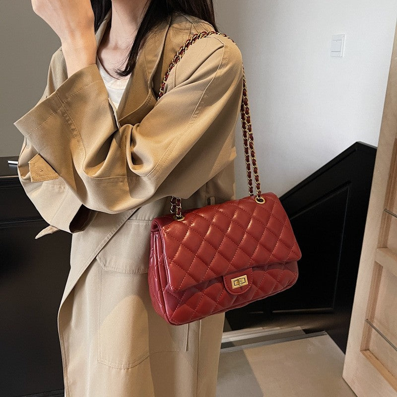 Retro Handbag With Pendant