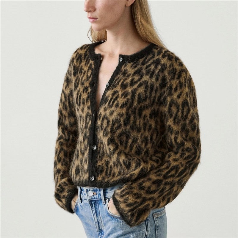 Leopard Print Knit Sweater For Casual And Stylish Comfort