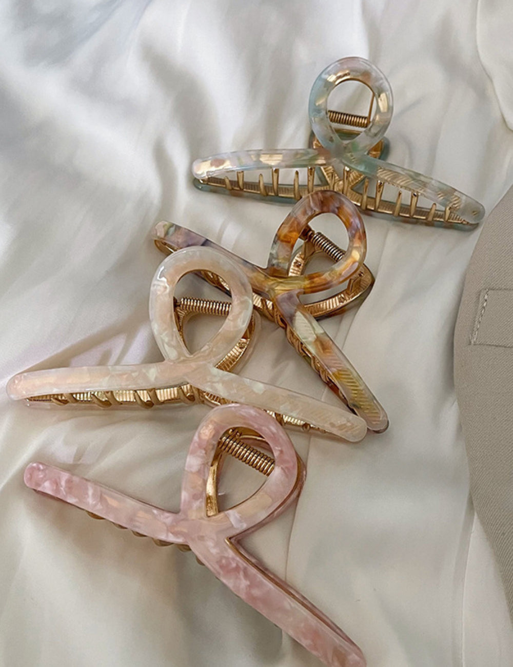 Large Cross Simple Metal Hair Claws