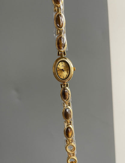 Retro Gold Tone Oval Dial Quartz Wrist Watch