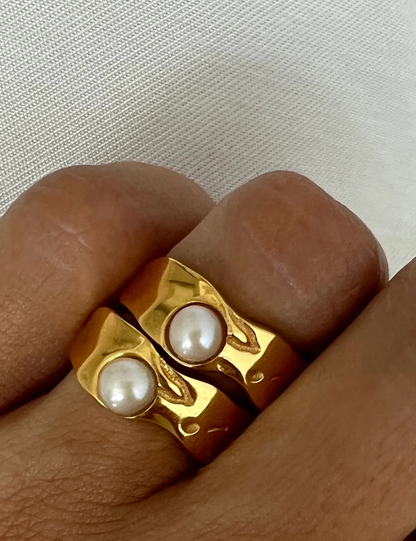 Irrrgular Pearl Vintage Ring