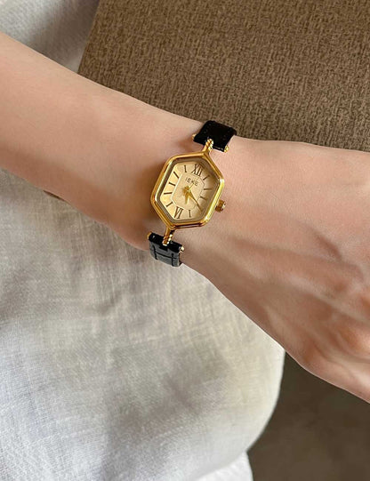 Trendy Diamond-Shaped Roman Dial Quartz Watch