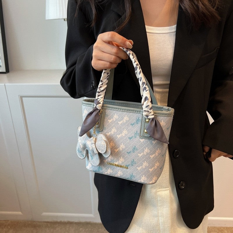 Retro Handbag With Pendant