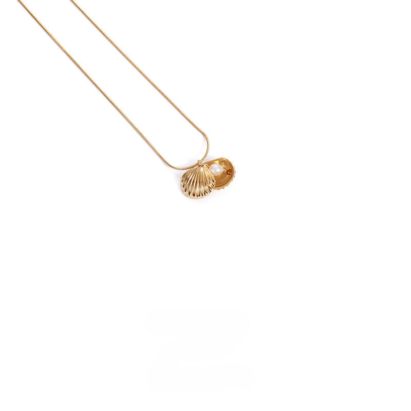 Pearl Shell Simple ELegant Necklace