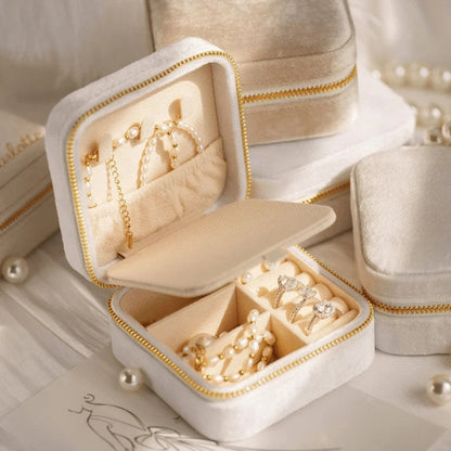 Plushed Simple Solid Color Zipper Jewelry Case