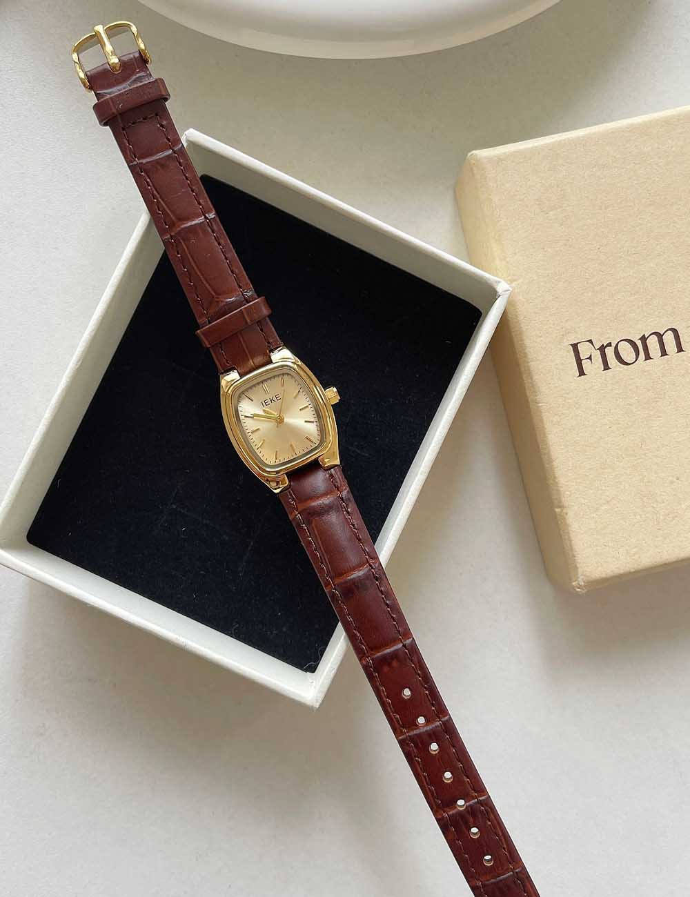 Vintage Tonneau Quartz Leather Strap Watch