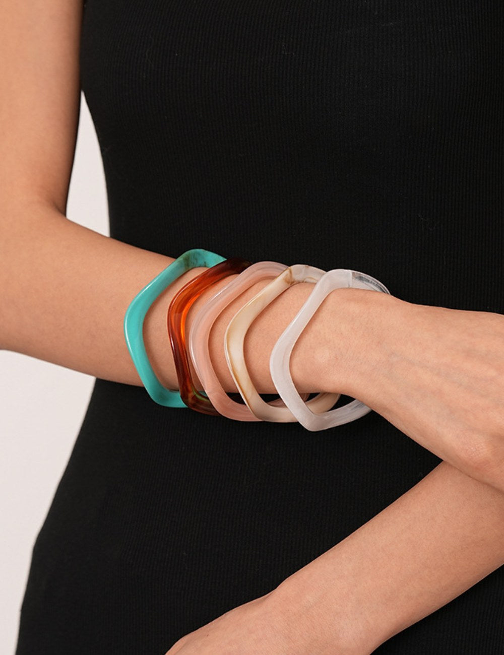 Irregular Wave Single Acrylic Bracelet