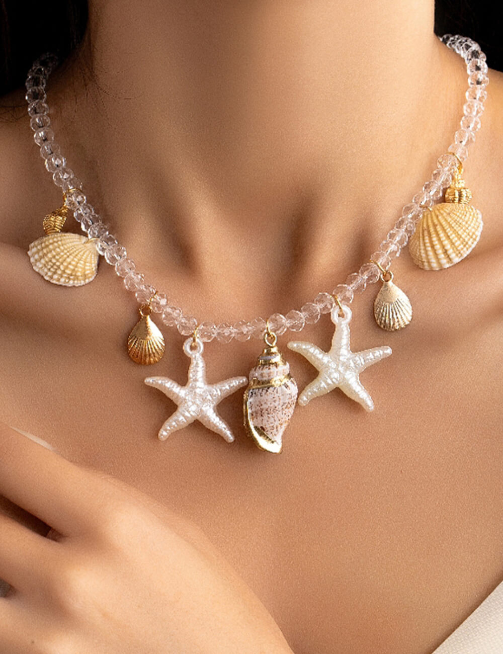 Minimalist Conch Shell Pendant Bead Necklace