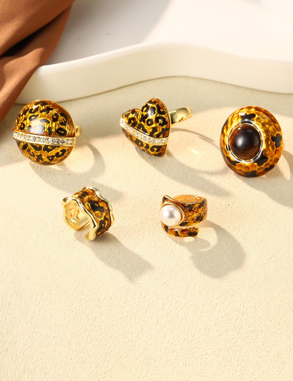 Vintage Enamel Leopard Print Heart Ring