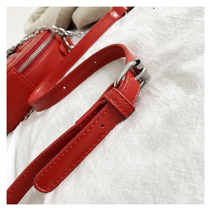 Single Shouleder Heart-Shaped Riveted Chain Bag