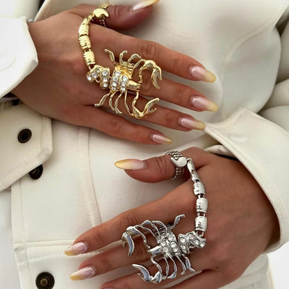 Anillo de escorpión con diamantes de imitación exagerados para Halloween, de moda para mujer