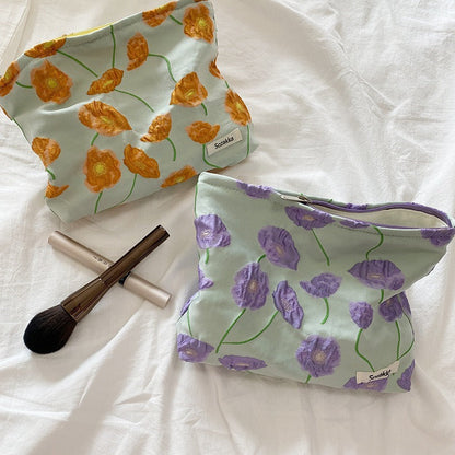 Elegante neceser con estampado de flores y cremallera