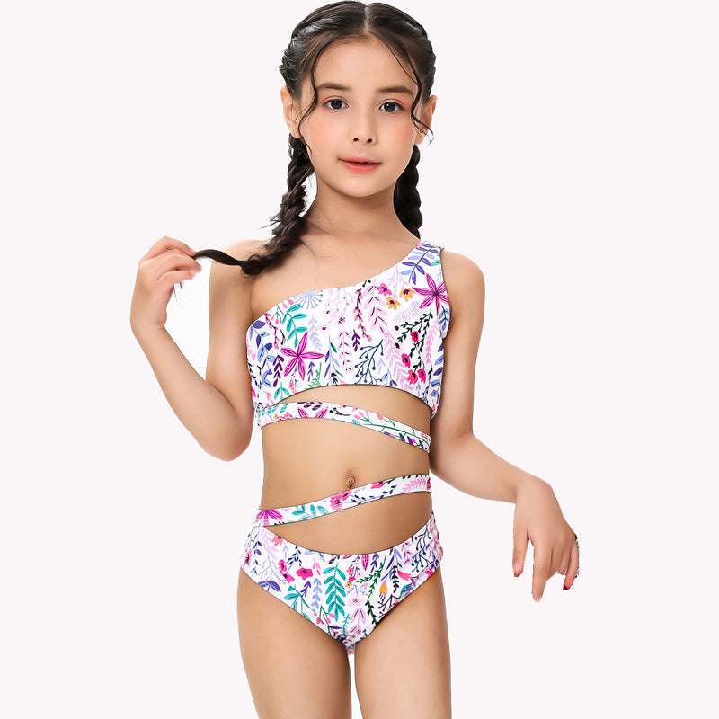 Conjunto de traje de baño de dos piezas con top y pantalones cortos con hombros descubiertos y estampado floral para niña