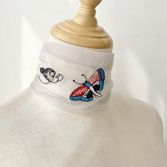 Bufanda fina de seda con mariposas bordadas de verano para mujer