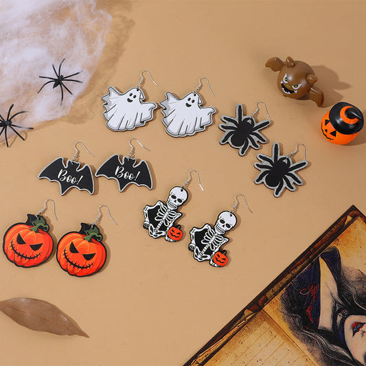 Pendientes de madera divertidos de Halloween con diseño de araña, murciélago, fantasma y calabaza.