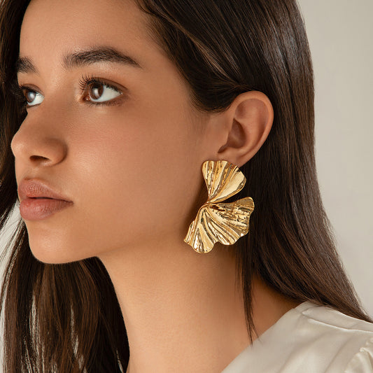 Women Fashion Exaggerated Metal Ginkgo Leaf Shellfish Earrings - Trendy Flower Style