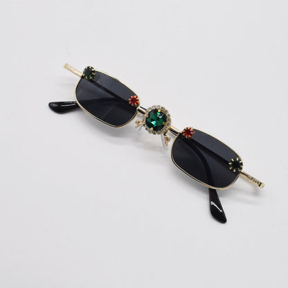 Gafas de sol punk con cristales de estrás esmeralda distintivos