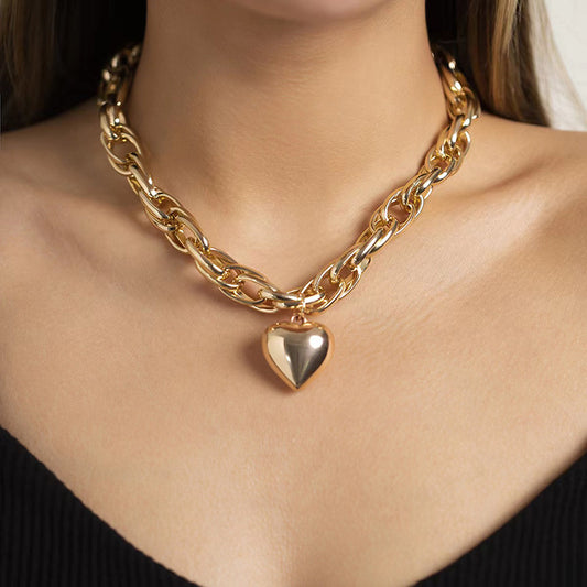 Collar con colgante de amor grueso e informal a la moda para mujer
