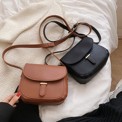Women Solid Color Flap Saddle Crossbody Bag