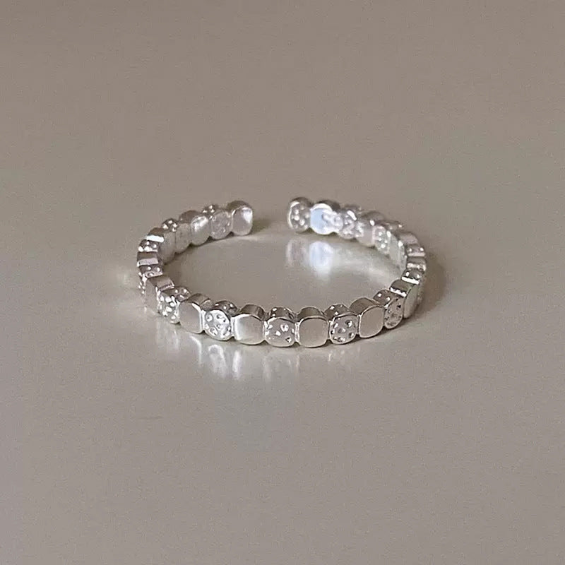 Anillo cuadrado irregular simple de plata esterlina S925