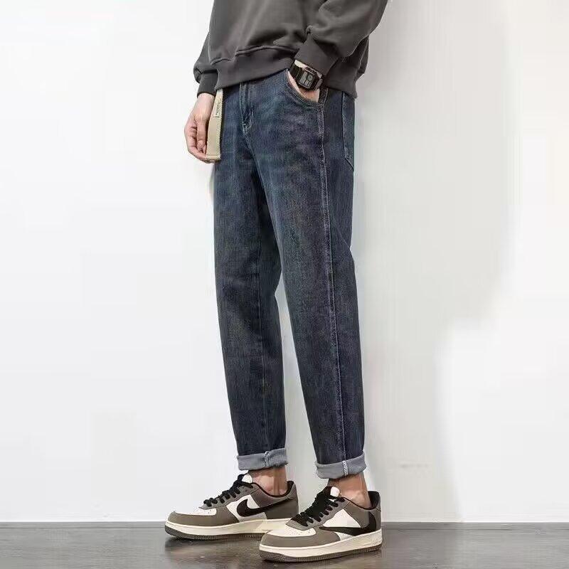 Men Casual Vintage Straight Fit Denim Jeans Made of Cotton