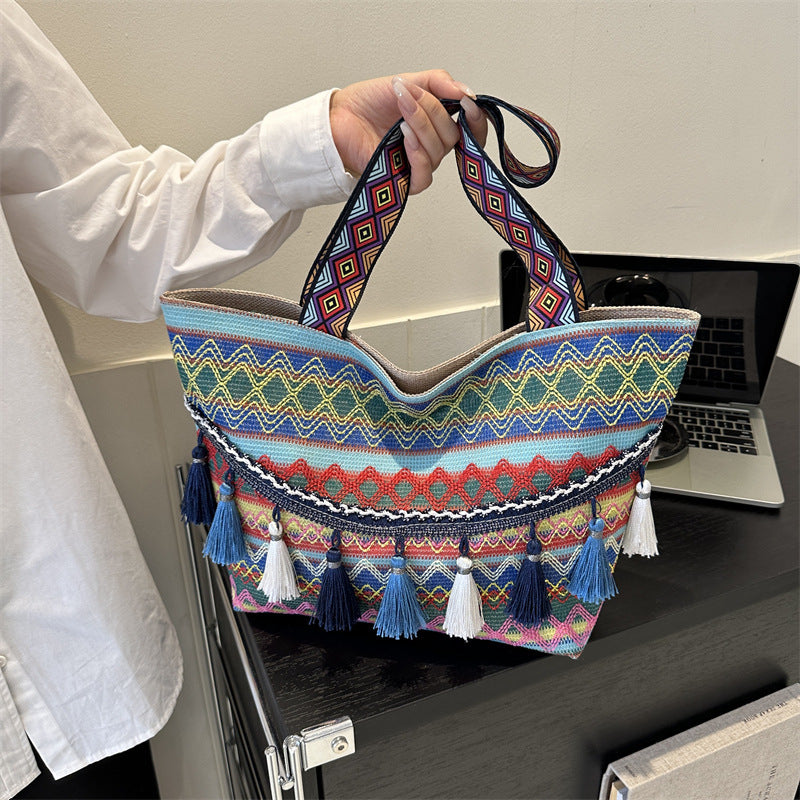 Bolso de mano de gran capacidad con borlas étnicas bohemias