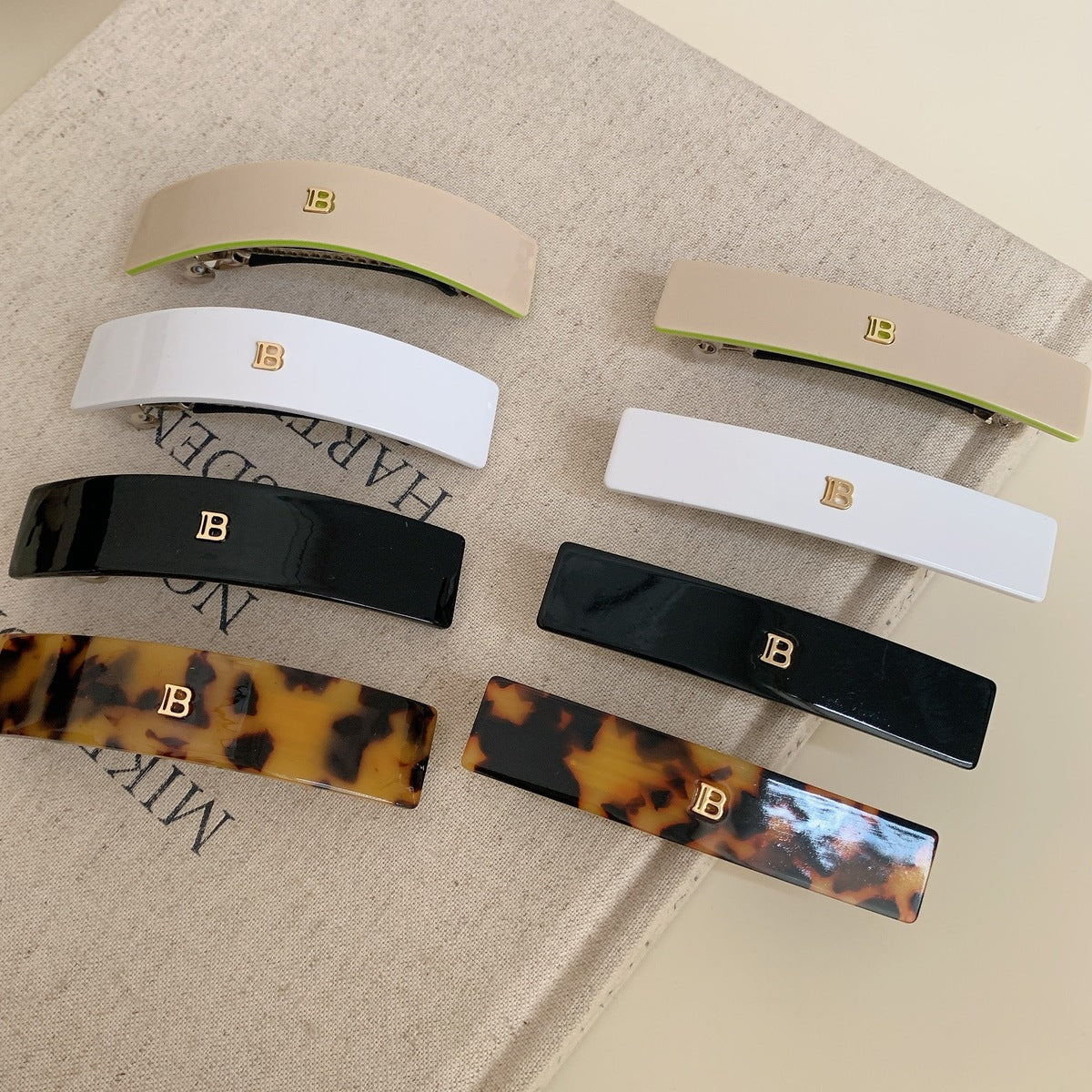Pinza de resorte rectangular con estampado simple para mujer: accesorio elegante para el cabello